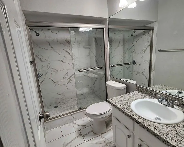 The Oceanfront Galveston Apartments — Photo 41