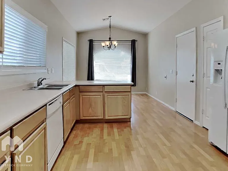 3310 W Tina Ln — Photo 4