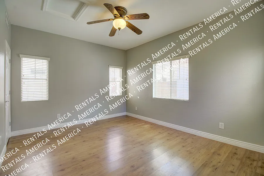Wonderful 3 bedroom home with 2.5 baths — Photo 4