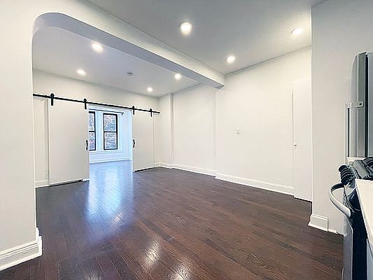 5th image of 440 Saint Nicholas Ave APT 2C