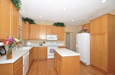 5 Bedroom Single Family Home — Photo 4