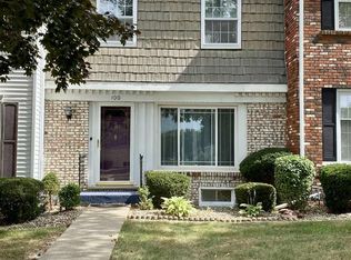 100 Carriage Hl, Macomb, IL 61455