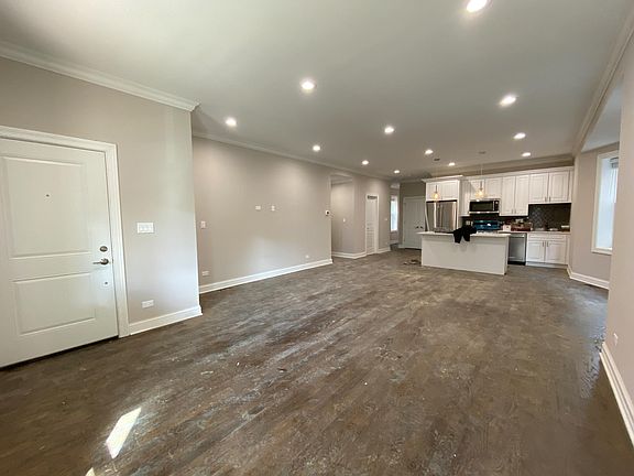 2nd image of 1744 W Winnemac Ave #1