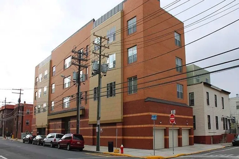 5005 Palisade Plaza — Photo 28