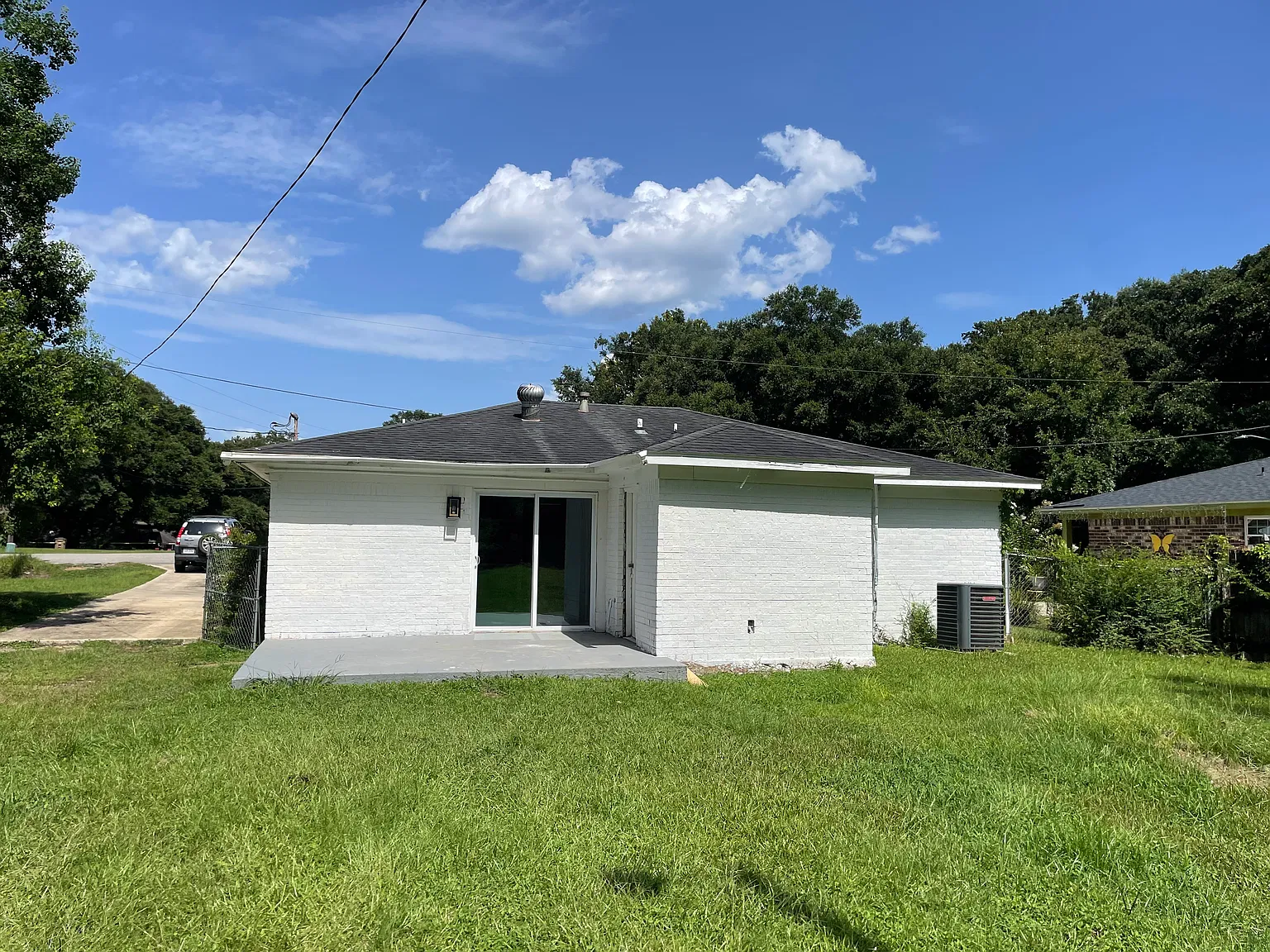 3 bed, 1.5 bath, 1200 sqft, $1,600 — Photo 4