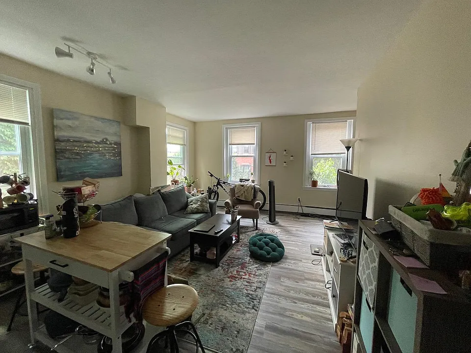 33 Clarendon St #1