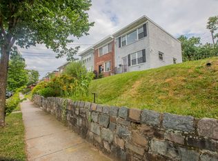 3957 Clay Pl NE, Washington, DC 20019