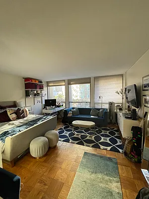 Rented by Mayell LLC | media 12