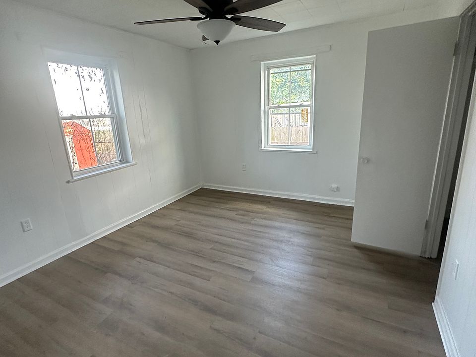 1st image of 1913 Estalote Ave #B