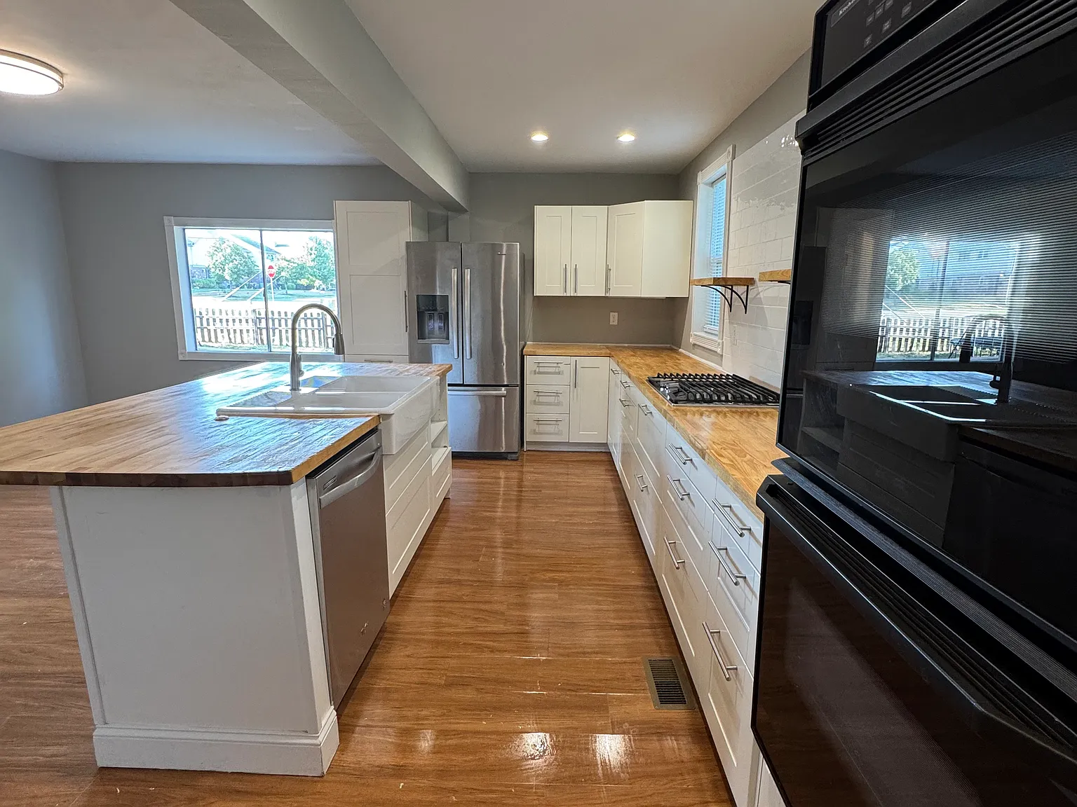 206 S Summit St — Photo 2