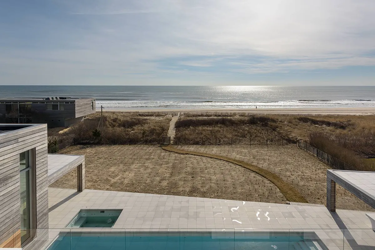 Building Photo - 277 Surfside Dr