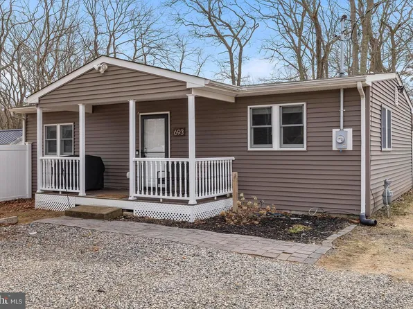 693 Lake Barnegat Dr, Lanoka Harbor, NJ 08734