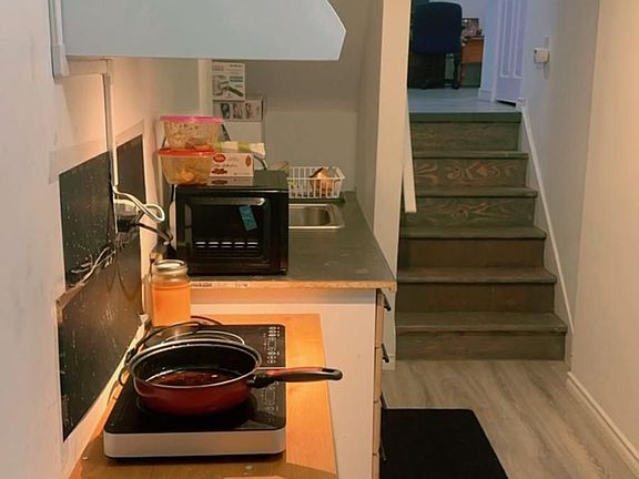 5th image of 12 Snowdrop Cres #Basement