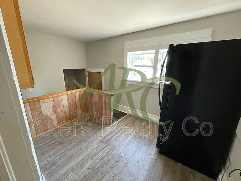 524 Belmont Ave — Photo 9