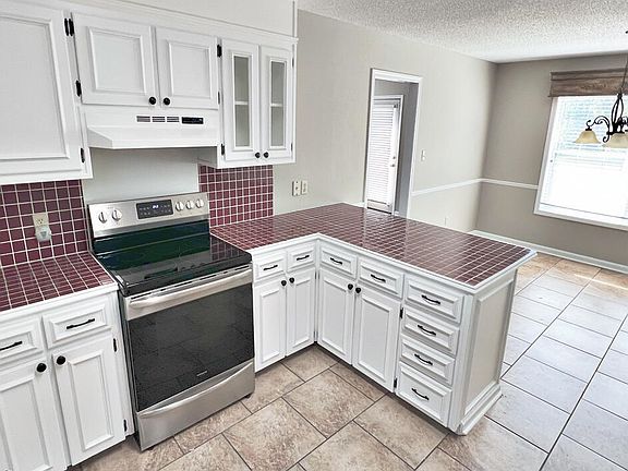 3rd image of 241 Jemma Dr