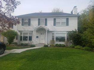 120 Maple Ave, Wilmette, IL 60091