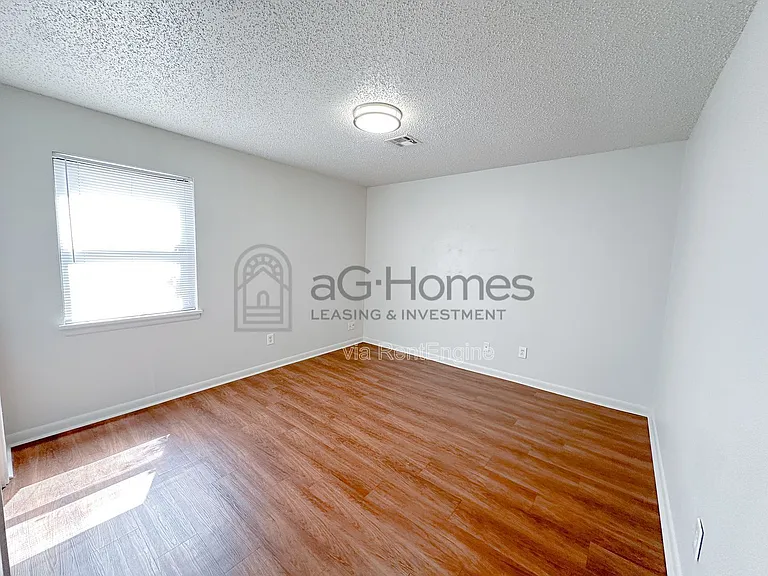 3032 NW 70th St — Photo 7