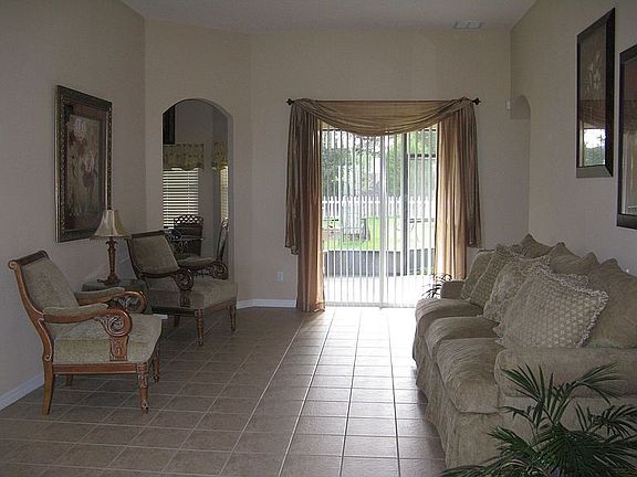 4th image of 2706 Patrician Cir