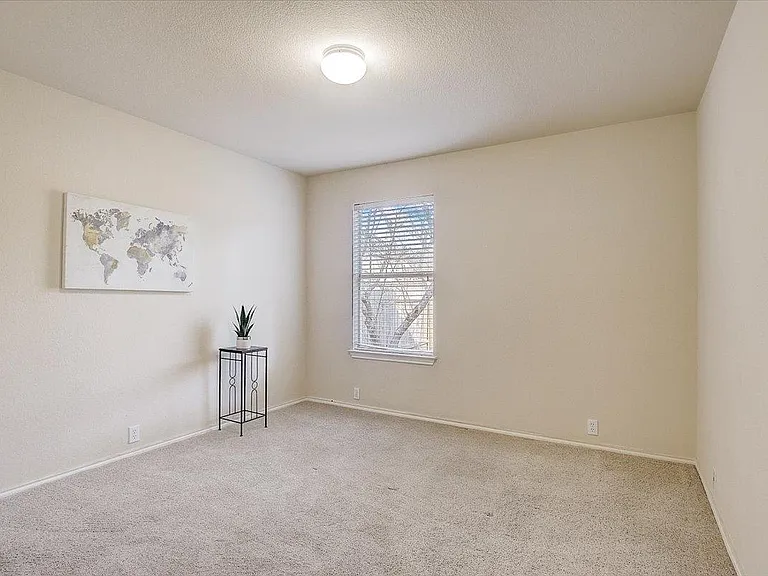 537 Golden Creek Dr — Photo 19
