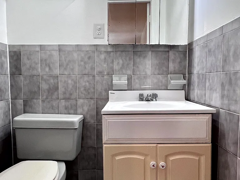 2065 E 57th St — Photo 13