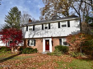 18 Eldorado Dr, Clifton Park, NY 12065