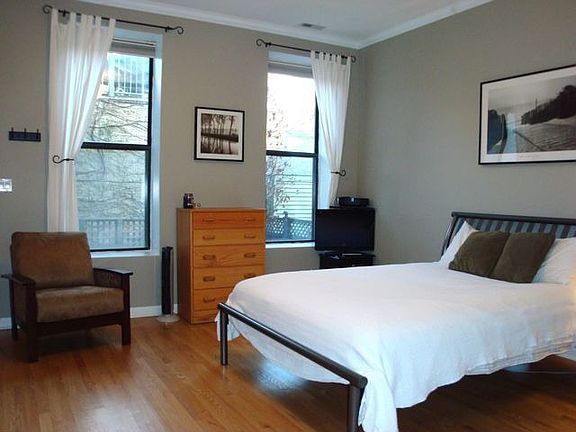 5th image of 2053 N Clifton Ave #1