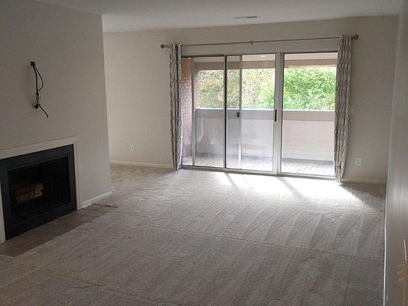 3rd image of 3435 Traskwood Cir APT D