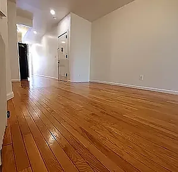 150 Patchen Ave #3R — Photo 2