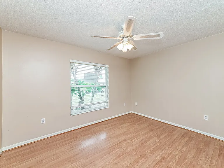 4208 76th Dr E — Photo 11