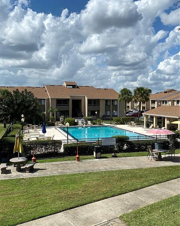 1st image of 5055 Vineland Rd #205F