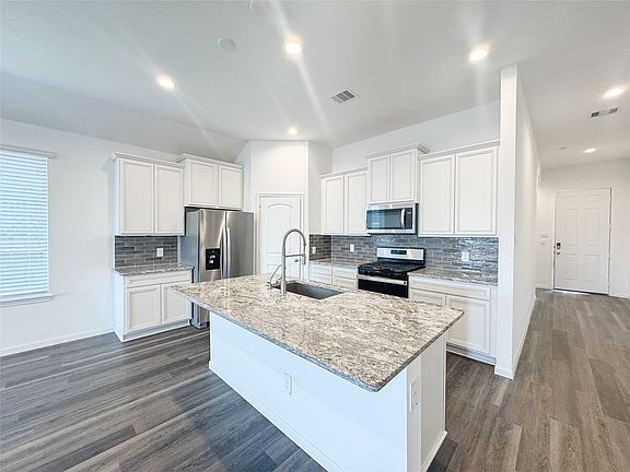 3rd image of 519 Newcomb Hollow Dr #519