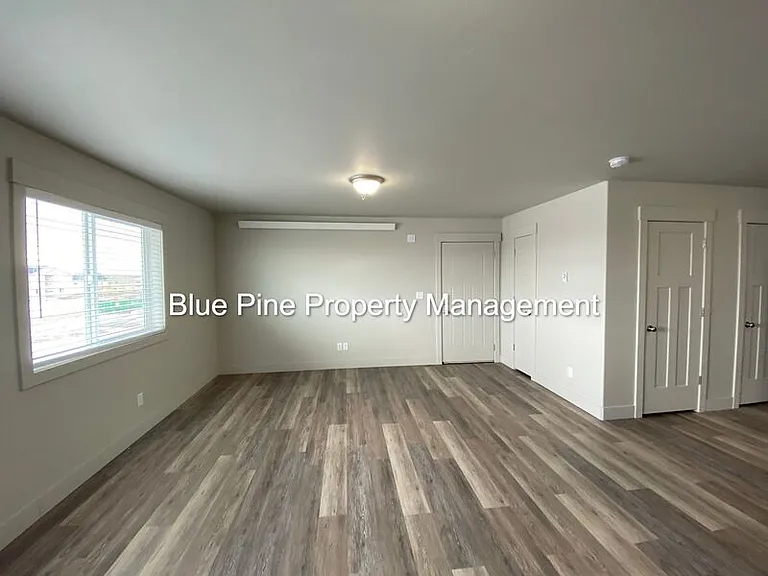 6255 N Freedom Rd #3 — Photo 4