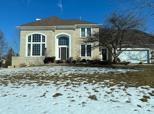 908 Douglas Rd, Mendota Heights, MN 55118