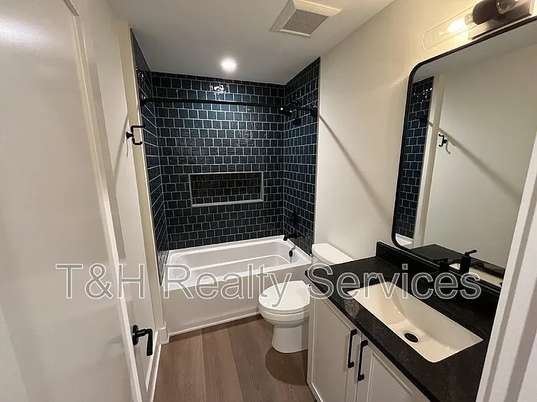 818 Union St — Photo 25