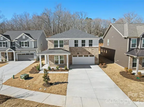 1015 Wt Ferguson Dr, Matthews, NC 28104