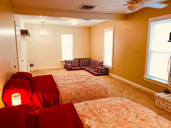 2nd image of 535 Chestnut Ave