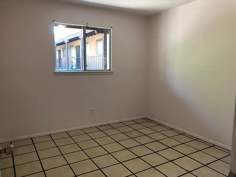 2800 Cerrillos Rd — Photo 5