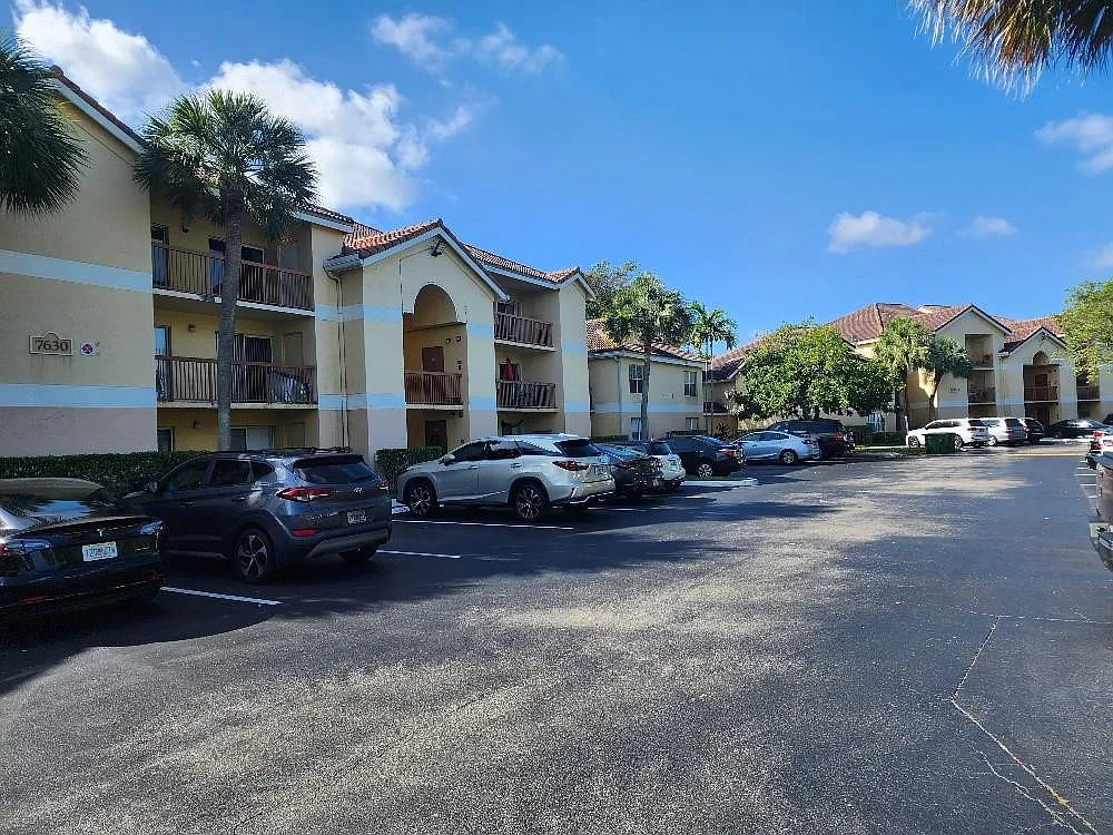 1 bed, 1.0 bath, 741 sqft, $1,695 — Photo 2