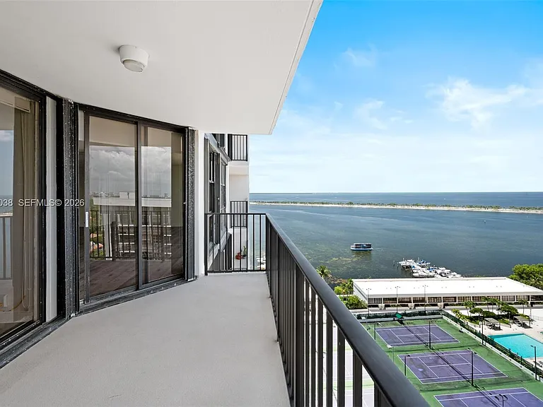 1901 Brickell Ave #B2004 — Photo 1