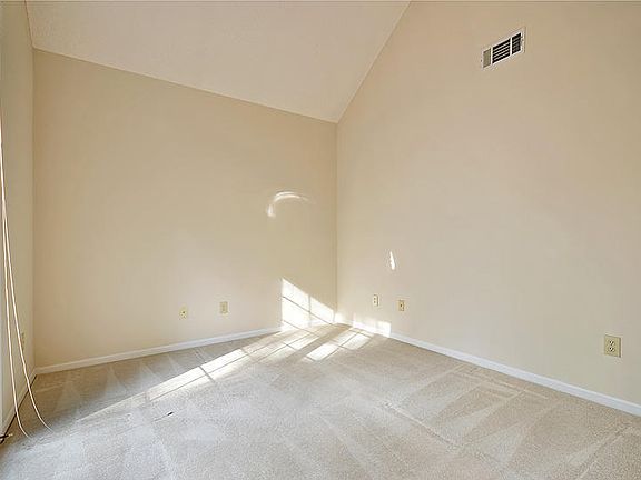 5th image of 9143 Delancey Cir