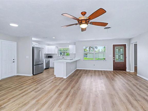 5th image of 7901 3rd St N