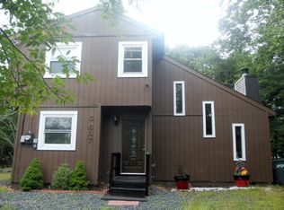 706 Country Place Dr, Tobyhanna, PA