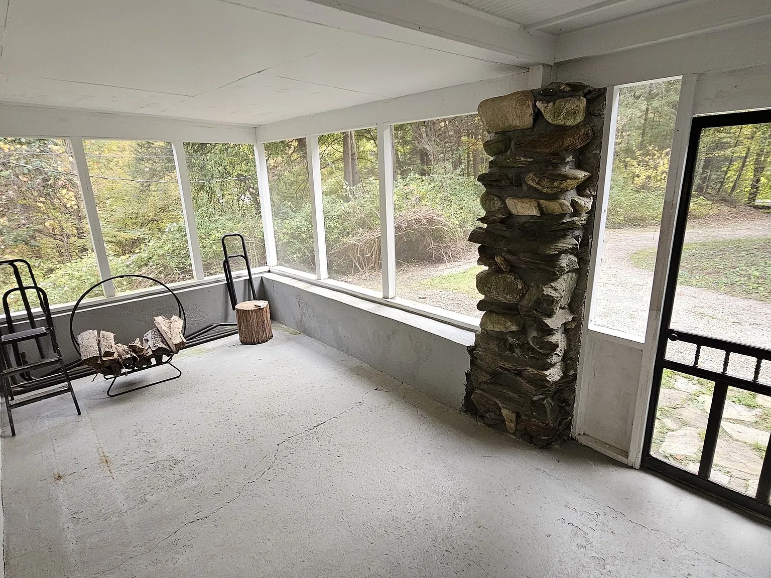 2 bed, 1.0 bath, 1026 sqft, $3,200 — Photo 3