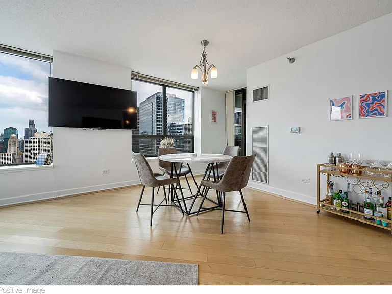 400 N Lasalle Blvd #4402 — Photo 5