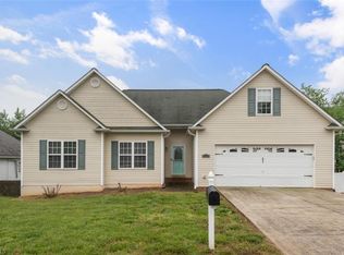 4532 Bottoms Rock Ln, Pfafftown, NC 27040
