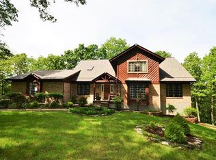 1425 Palisades Rd, Ballwin, MO 63021