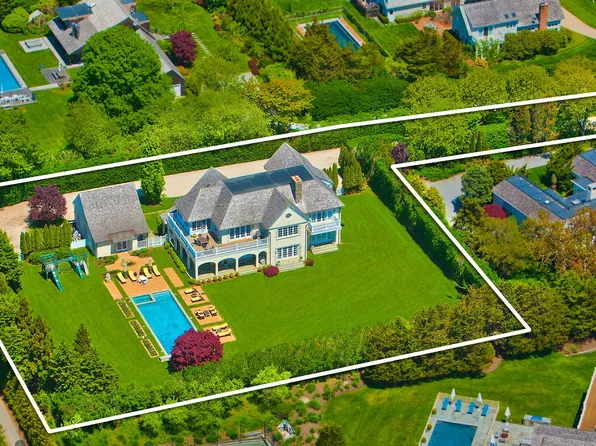https://photos.zillowstatic.com/fp/709a75f972088cc74c93a4cd608cc18e-p_e.webp