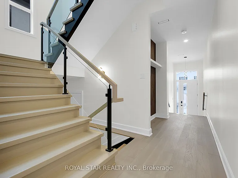 553 Mutual St — Photo 4