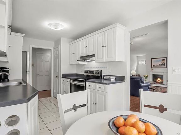 5th image of 803 Holly Stream Ct #803