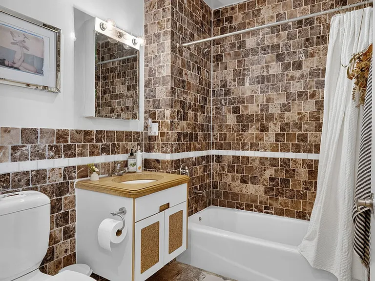 148 N 10th St #2-A — Photo 9